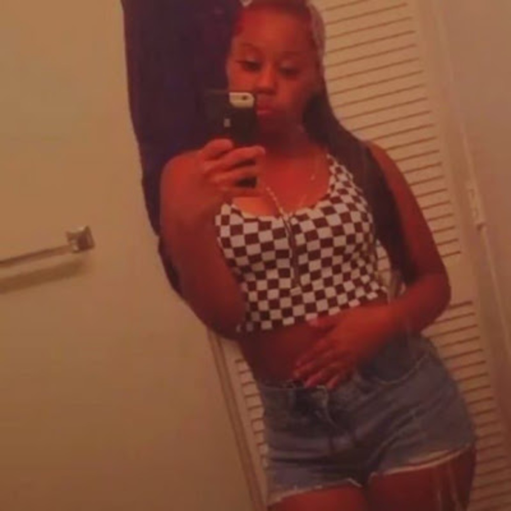 Meet your Posher, Kevia